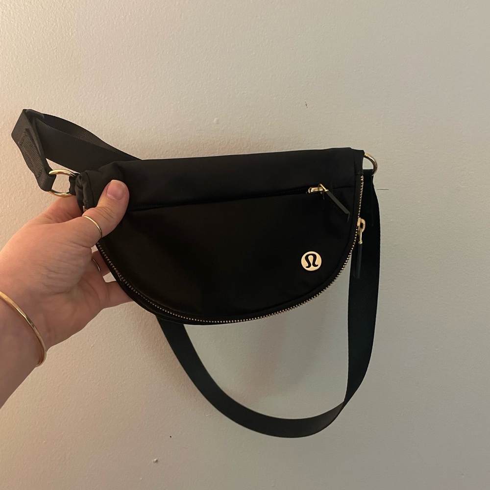 LuluLemon all night festival bag 2L